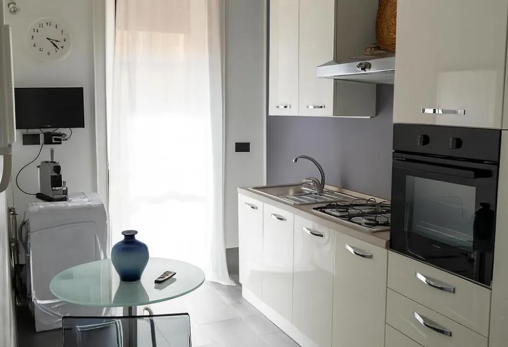 Beautiful Floral Apartment On Navigli-1